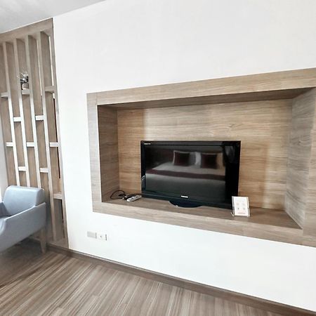 Akelada Hotel Nang Rong Екстериор снимка