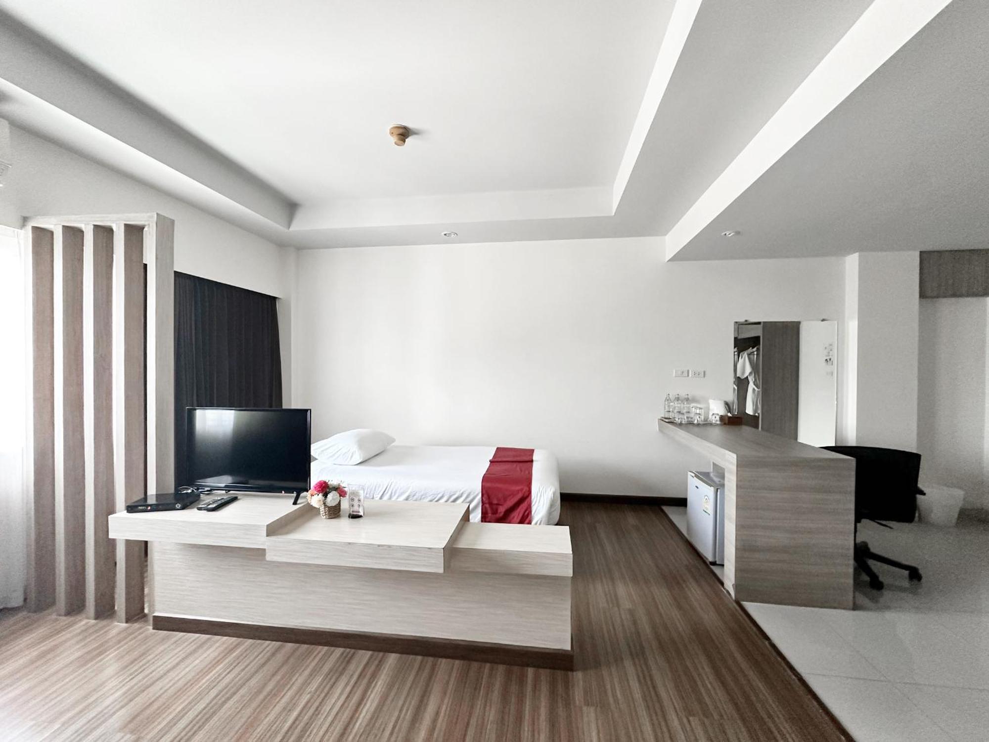 Akelada Hotel Nang Rong Екстериор снимка