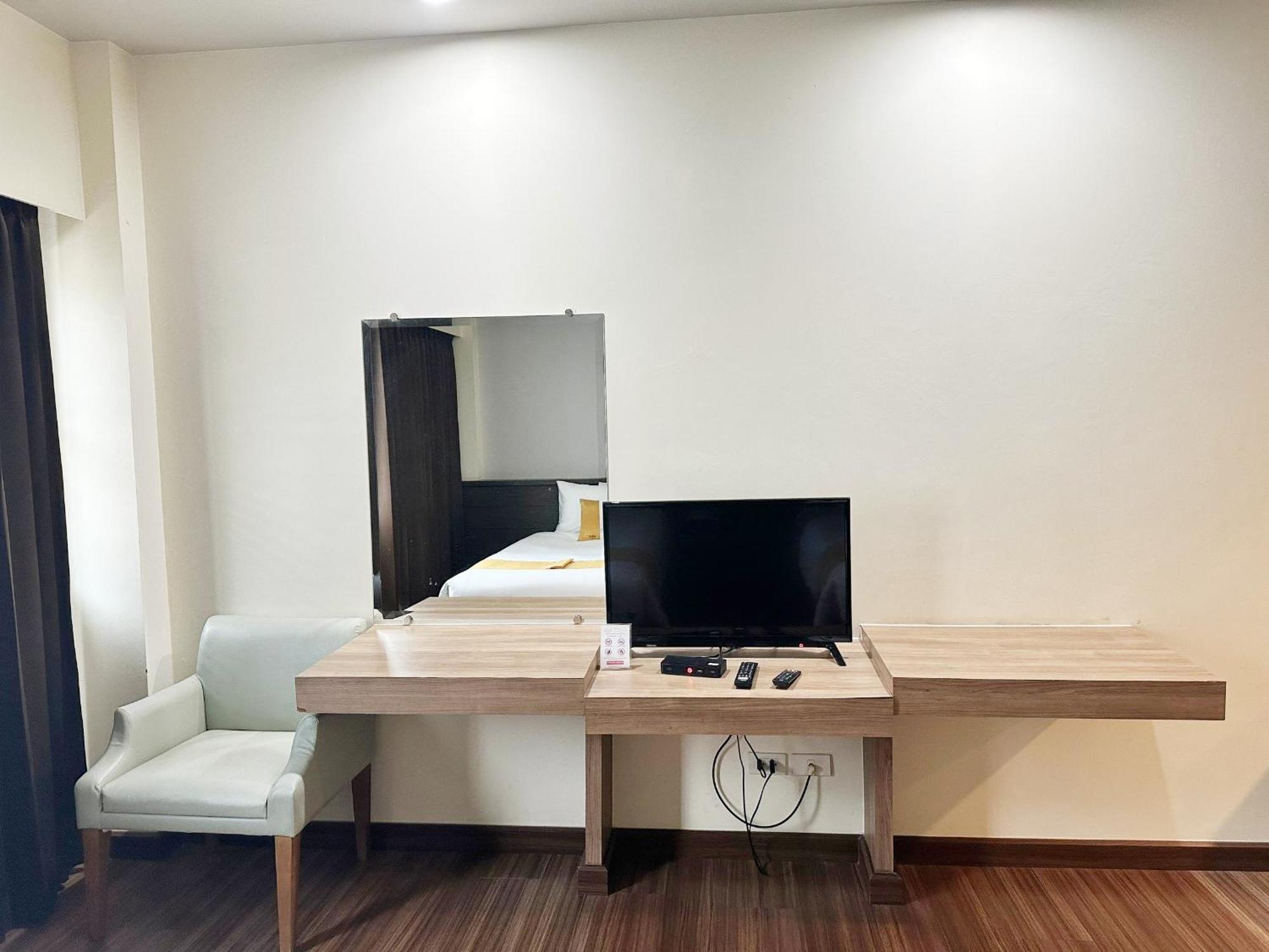 Akelada Hotel Nang Rong Екстериор снимка