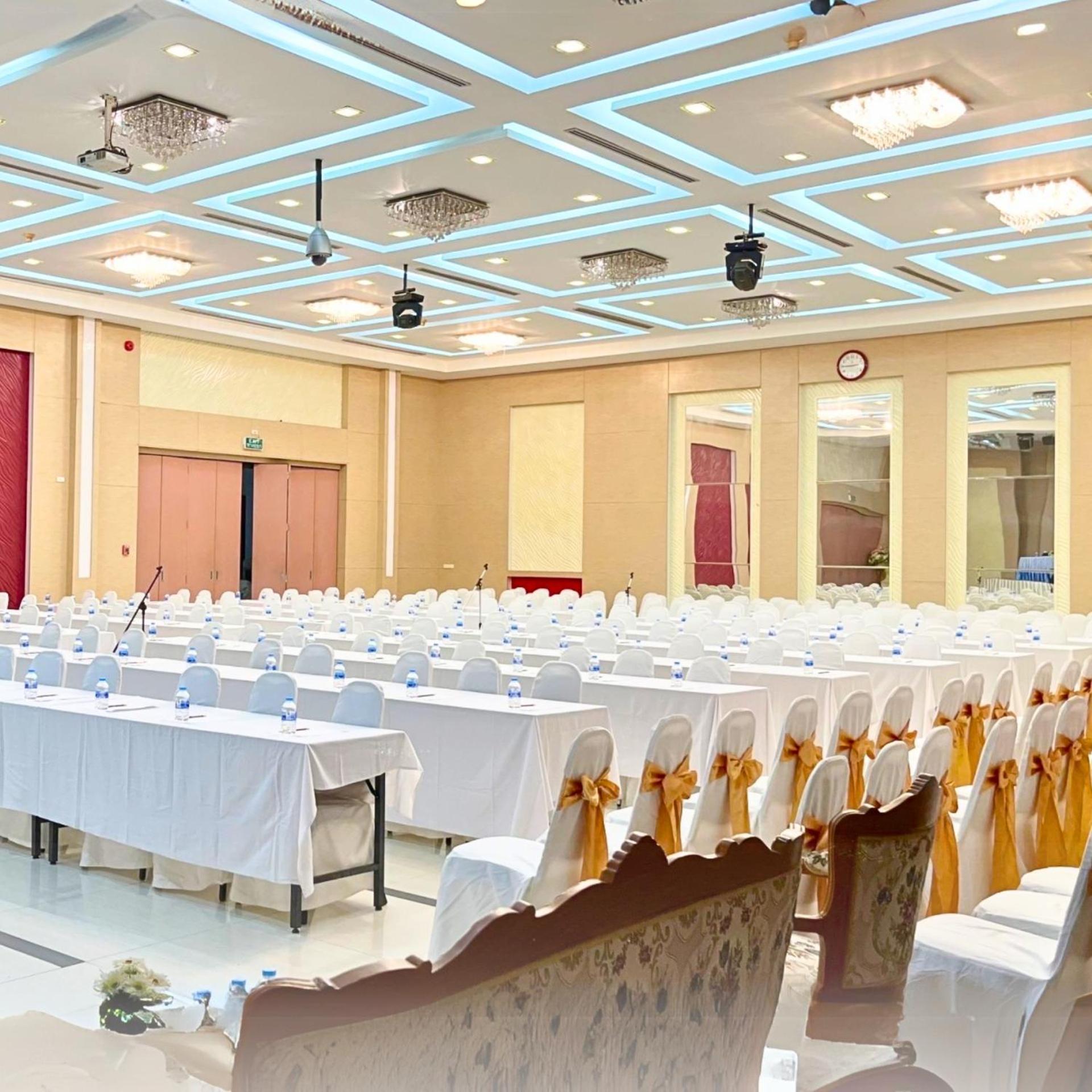 Akelada Hotel Nang Rong Екстериор снимка