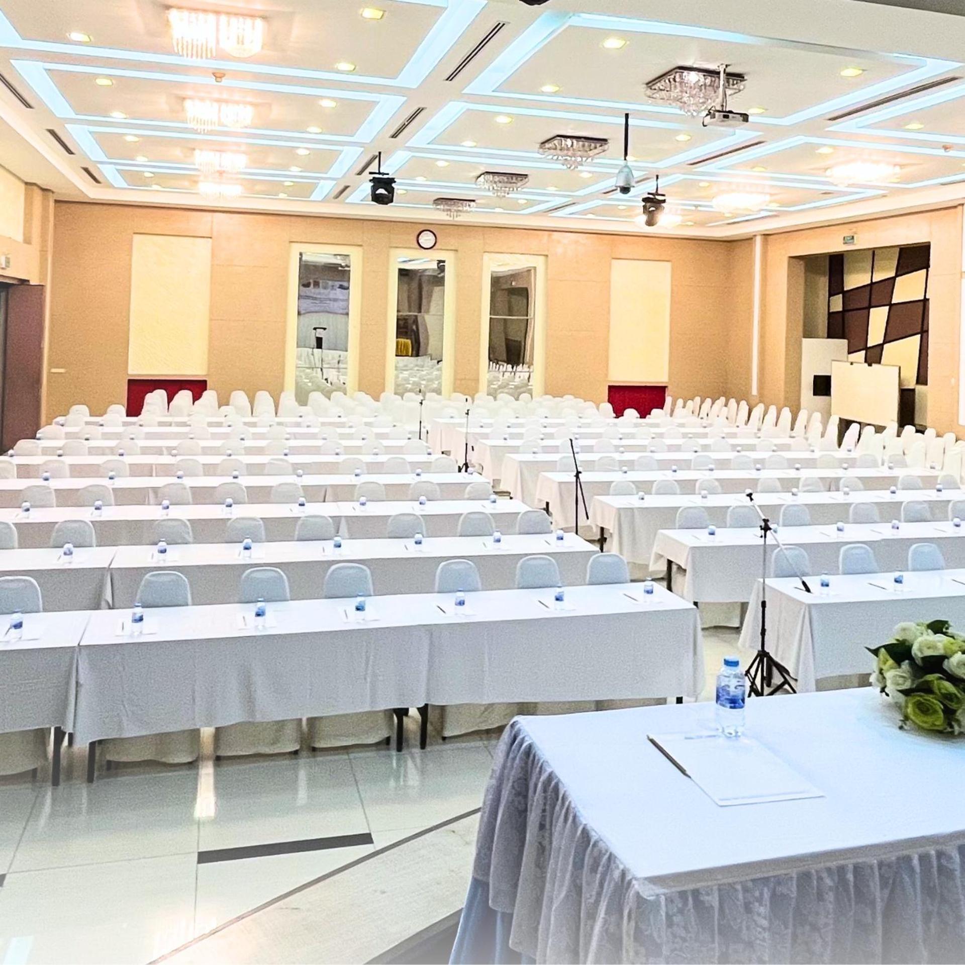 Akelada Hotel Nang Rong Екстериор снимка