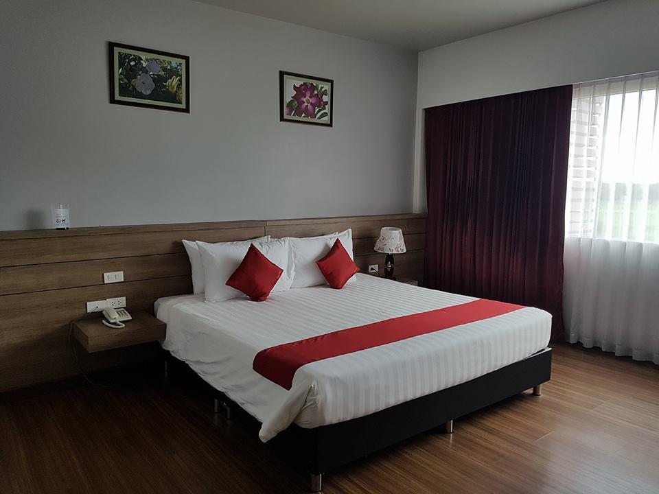 Akelada Hotel Nang Rong Екстериор снимка