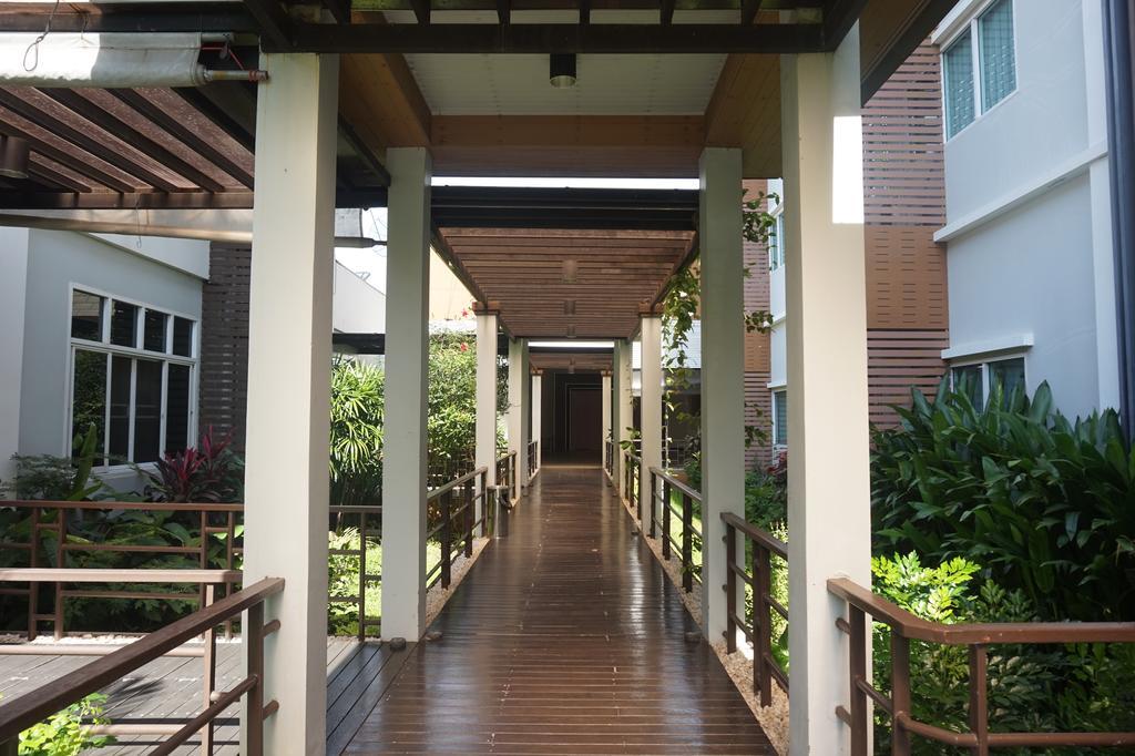 Akelada Hotel Nang Rong Екстериор снимка