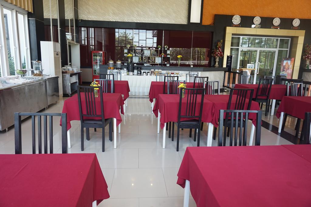 Akelada Hotel Nang Rong Екстериор снимка